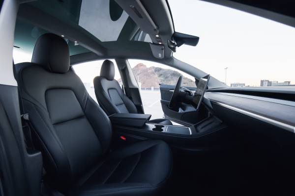 2023 Tesla Model 3 Base — photo 6