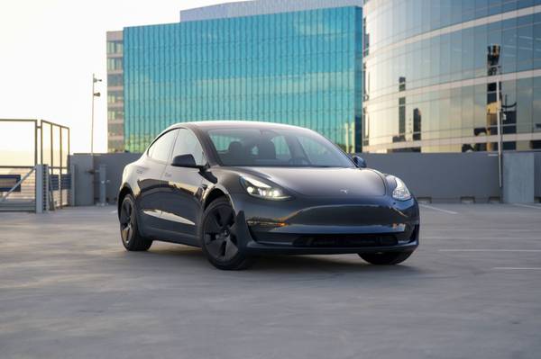2023 Tesla Model 3 Base — photo 1