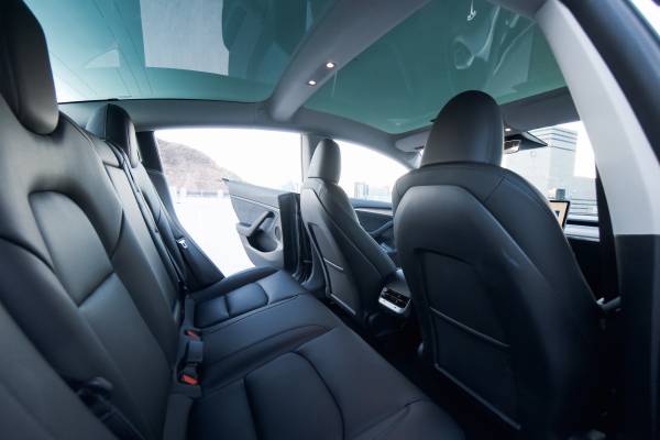 2023 Tesla Model 3 Base — photo 7