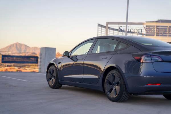 2023 Tesla Model 3 Base — photo 3