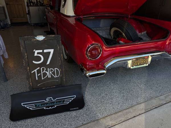 1957 Ford Thunderbird — photo 9
