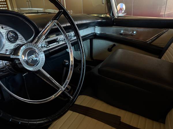 1957 Ford Thunderbird — photo 6