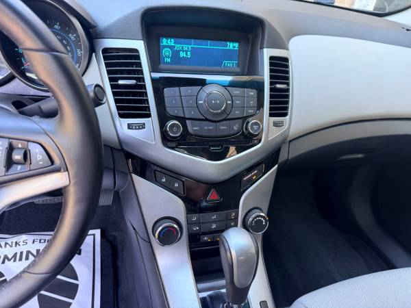 2014 Chevrolet Cruze 1LT Manual — photo 12