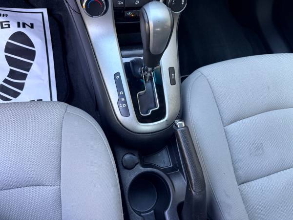 2014 Chevrolet Cruze 1LT Manual — photo 11