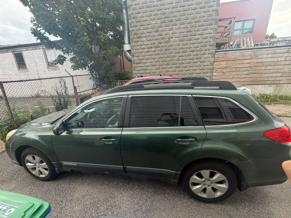2010 Subaru Outback 2.5i Limited — photo 4