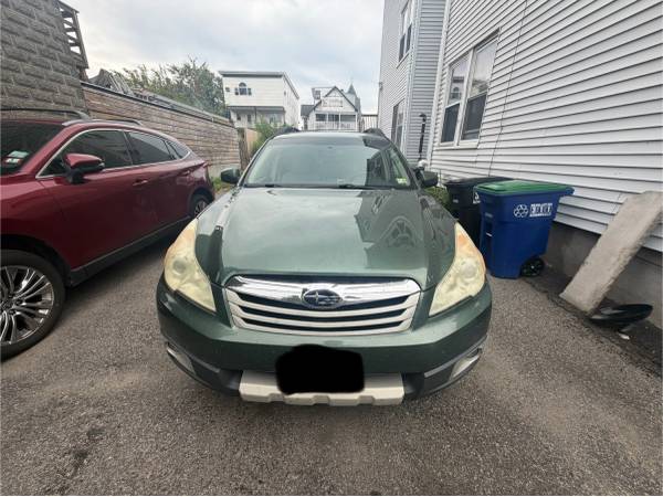 2010 Subaru Outback 2.5i Limited — photo 1