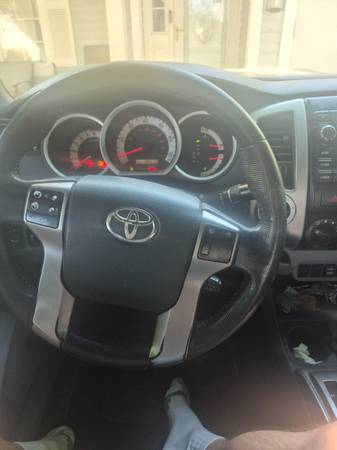 2012 Toyota Tacoma Base — photo 7