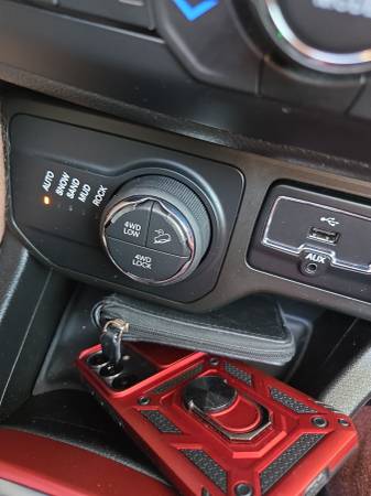 2018 Jeep Renegade Trailhawk 4dr 4x4 Automatic — photo 3