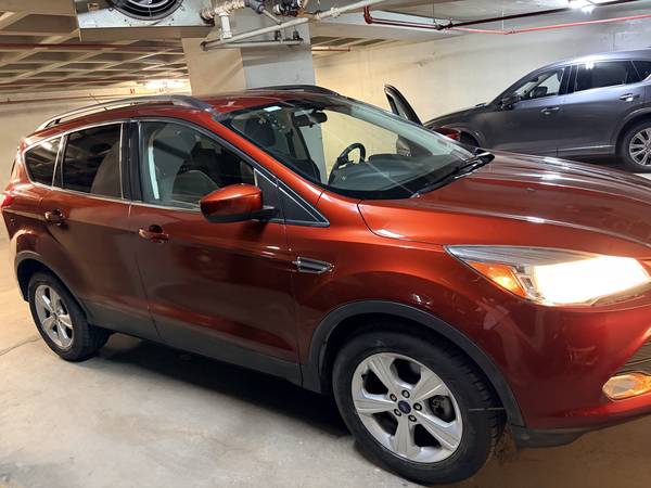 2014 Ford Escape SE 4dr 4x4 Automatic — photo 4