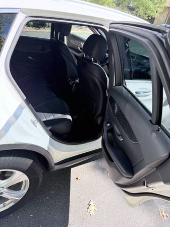 2018 Mercedes-Benz GLC 300 Base GLC 300 4dr 4x2 Automatic — photo 10