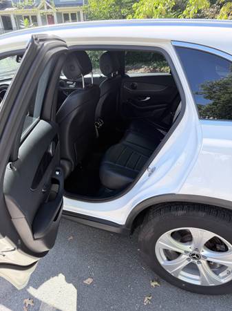 2018 Mercedes-Benz GLC 300 Base GLC 300 4dr 4x2 Automatic — photo 12