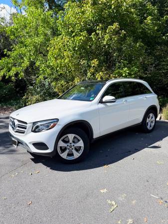 2018 Mercedes-Benz GLC 300 Base GLC 300 4dr 4x2 Automatic — photo 1