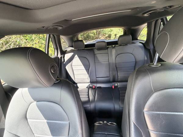 2018 Mercedes-Benz GLC 300 Base GLC 300 4dr 4x2 Automatic — photo 8