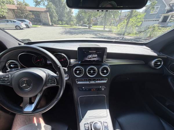 2018 Mercedes-Benz GLC 300 Base GLC 300 4dr 4x2 Automatic — photo 7