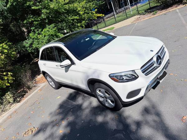 2018 Mercedes-Benz GLC 300 Base GLC 300 4dr 4x2 Automatic — photo 4