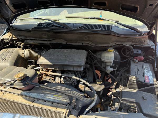 2004 Dodge RAM 1500 ST 4x4 Quad Cab 140.5 in. WB Manual — photo 6