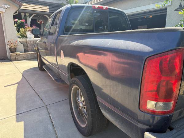 2004 Dodge RAM 1500 ST 4x4 Quad Cab 140.5 in. WB Manual — photo 4