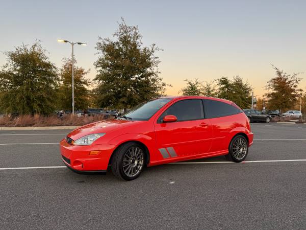 2003 Ford Focus SVT 4dr SVT Hatchback Manual — photo 3
