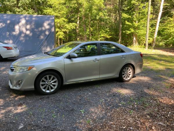 2014 Toyota Camr Xle — photo 2