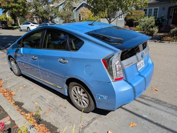 2012 Toyota Prius Plug IN Base 5dr Hatchback CVT — photo 1