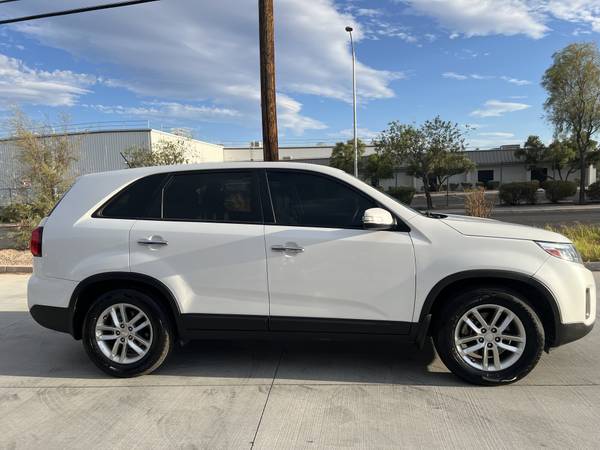 2015 KIA Sorento LX — photo 10
