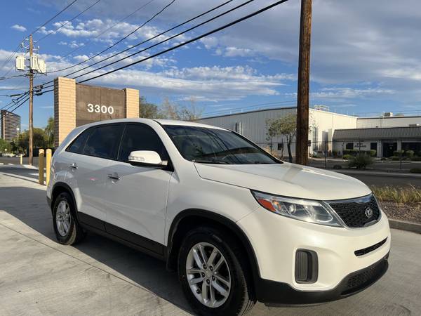 2015 KIA Sorento LX — photo 11