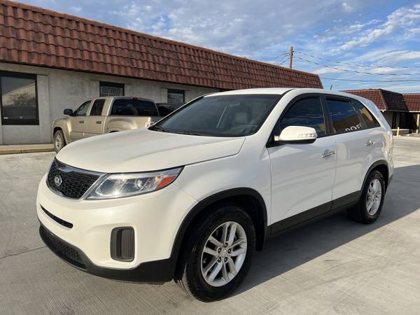2015 KIA Sorento LX — photo 4
