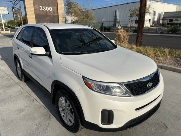 2015 KIA Sorento LX — photo 2