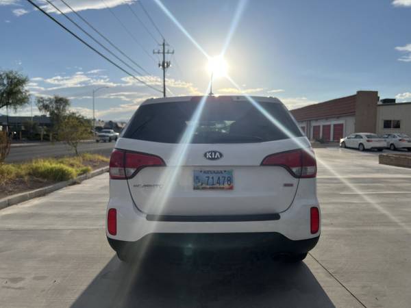 2015 KIA Sorento LX — photo 7