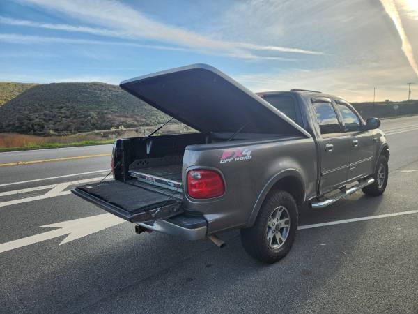 2002 Ford F-150 SuperCrew XLT — photo 6