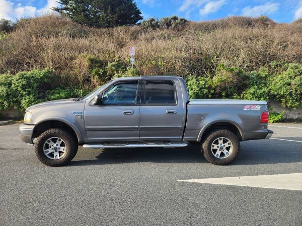 2002 Ford F-150 SuperCrew XLT — photo 1