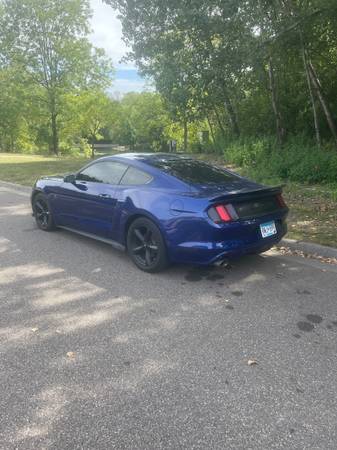 2015 Ford Mustang GT 2dr Fastback Manual — photo 4