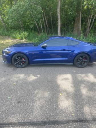 2015 Ford Mustang GT 2dr Fastback Manual — photo 3