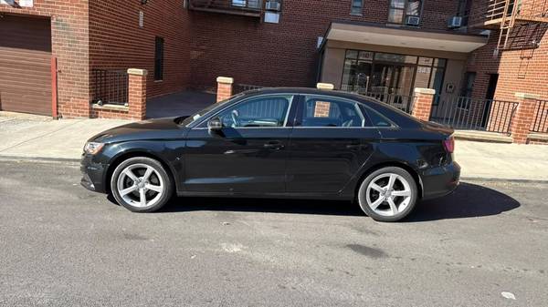 2015 Audi A3 2.0T Premium — photo 2