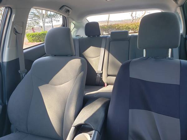 2014 Toyota Prius Two 5dr Hatchback CVT — photo 3