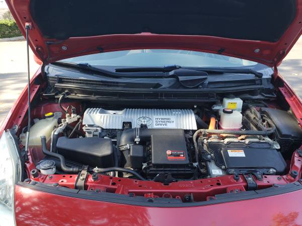 2014 Toyota Prius Two 5dr Hatchback CVT — photo 2
