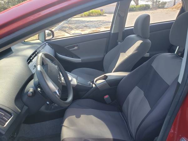 2014 Toyota Prius Two 5dr Hatchback CVT — photo 4