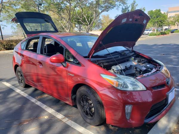 2014 Toyota Prius Two 5dr Hatchback CVT — photo 1