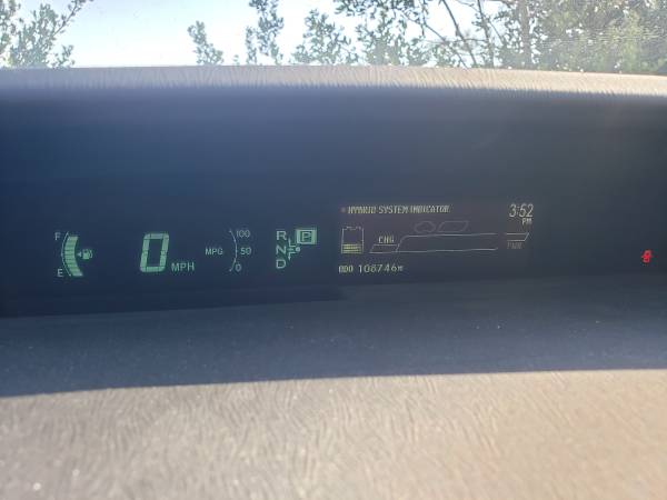 2014 Toyota Prius Two 5dr Hatchback CVT — photo 5