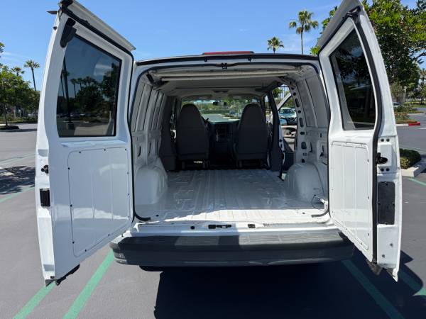 2003 Chevrolet Astro Upfitter All-Wheel Drive Cargo Van Automatic — photo 9