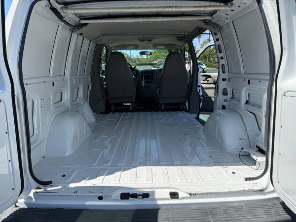 2003 Chevrolet Astro Upfitter All-Wheel Drive Cargo Van Automatic — photo 10