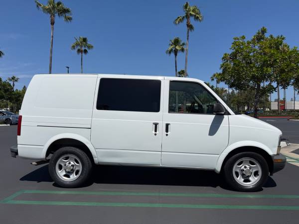 2003 Chevrolet Astro Upfitter All-Wheel Drive Cargo Van Automatic — photo 6