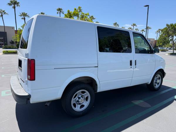 2003 Chevrolet Astro Upfitter All-Wheel Drive Cargo Van Automatic — photo 5
