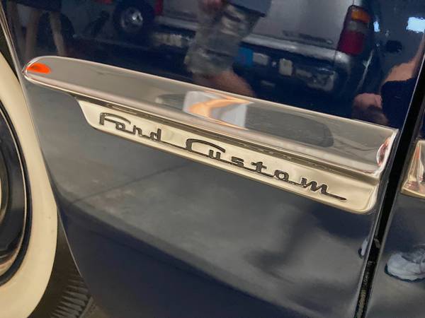 1949 Ford Club Coupe — photo 9