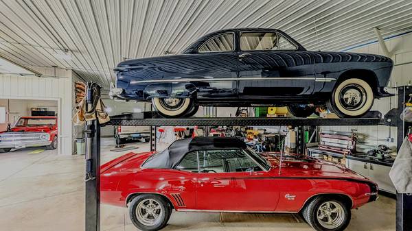1949 Ford Club Coupe — photo 2