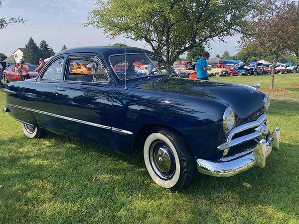 1949 Ford Club Coupe — photo 1