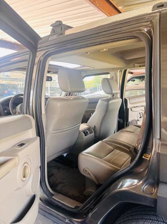 2006 Jeep Commander Base 4dr 4x4 Automatic — photo 10