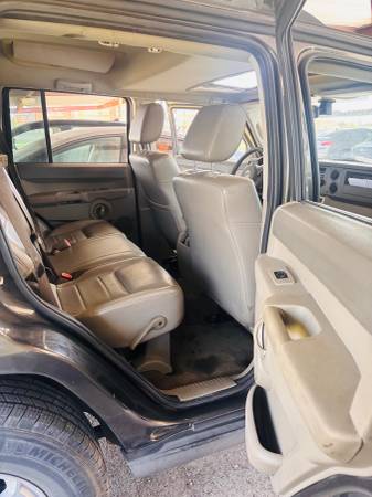 2006 Jeep Commander Base 4dr 4x4 Automatic — photo 5