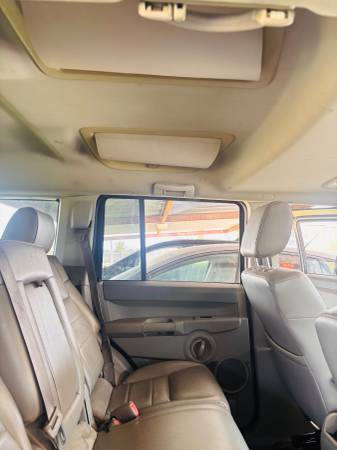 2006 Jeep Commander Base 4dr 4x4 Automatic — photo 7