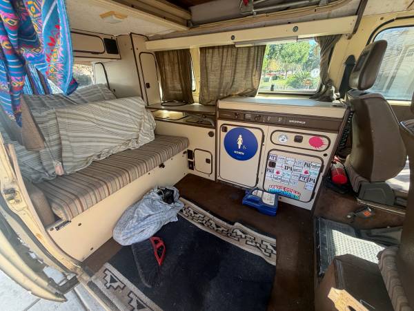 1982 Volkswagen Vanagon L 3dr Mini-Van — photo 6